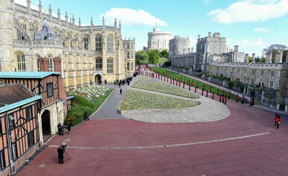 Cum arată capela de la Windsor, locul în care va fi înmormântată regina Elisabeta a II-a | GALERIE FOTO - Imaginea 1