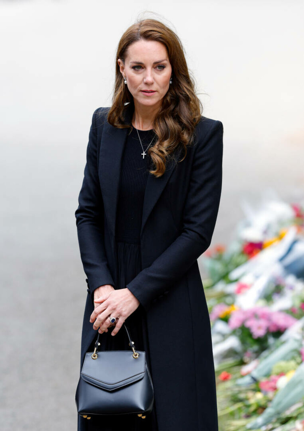 Ținuta lui Kate Middleton de la funeraliile reginei Elisabeta a II-a. Prințesa a purtat un colier special | GALERIE FOTO - Imaginea 6