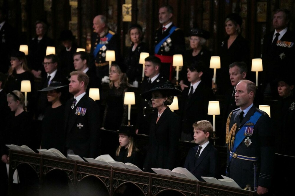 The Guardian: William și Harry au evitat orice interacțiune la înmormântarea Reginei Elisabeta a II-a | GALERIE FOTO - Imaginea 3