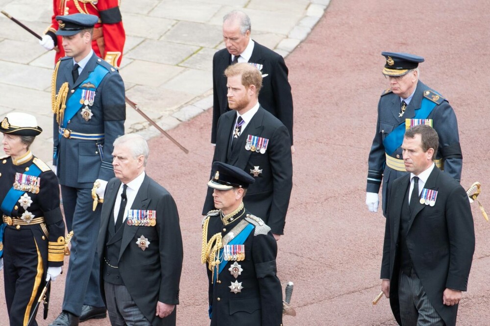 The Guardian: William și Harry au evitat orice interacțiune la înmormântarea Reginei Elisabeta a II-a | GALERIE FOTO - Imaginea 4