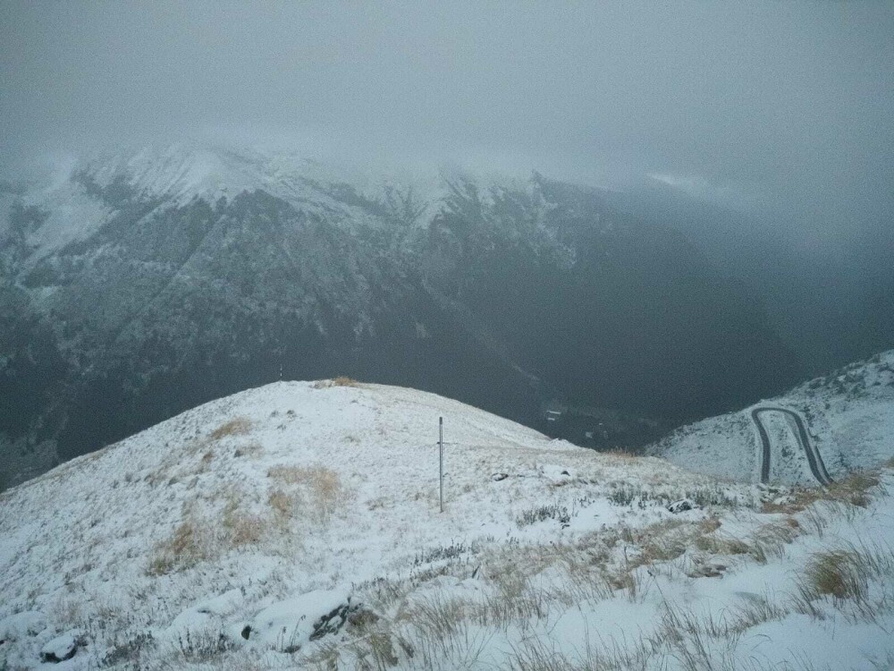 Ninsori abundente la munte. În Munții Călimani stratul de zăpadă a ajuns la 14 centimetri VIDEO, GALERIE FOTO - Imaginea 3