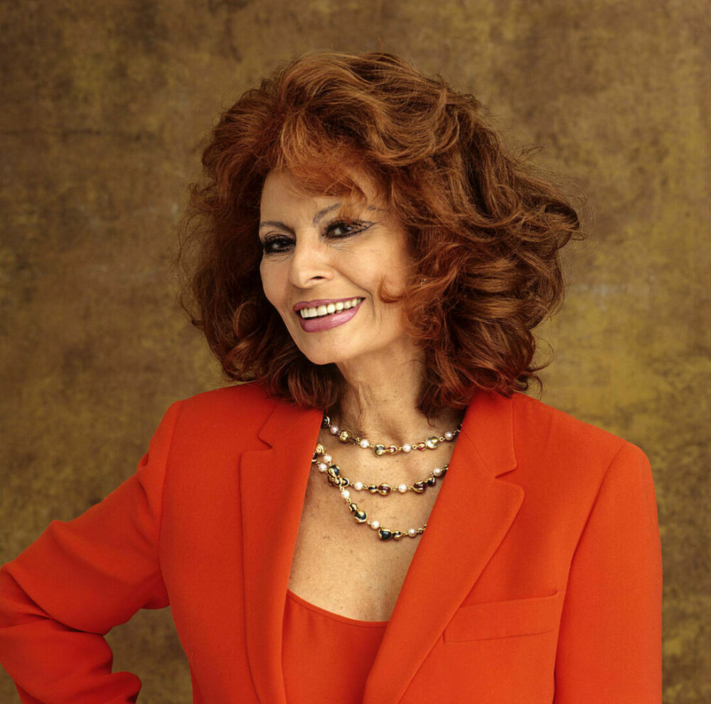 Sophia Loren împlinește 91 de ani. A cucerit Hollywoodul și a devenit simbolul cinematografiei italiene clasice. GALERIE FOTO - Imaginea 60