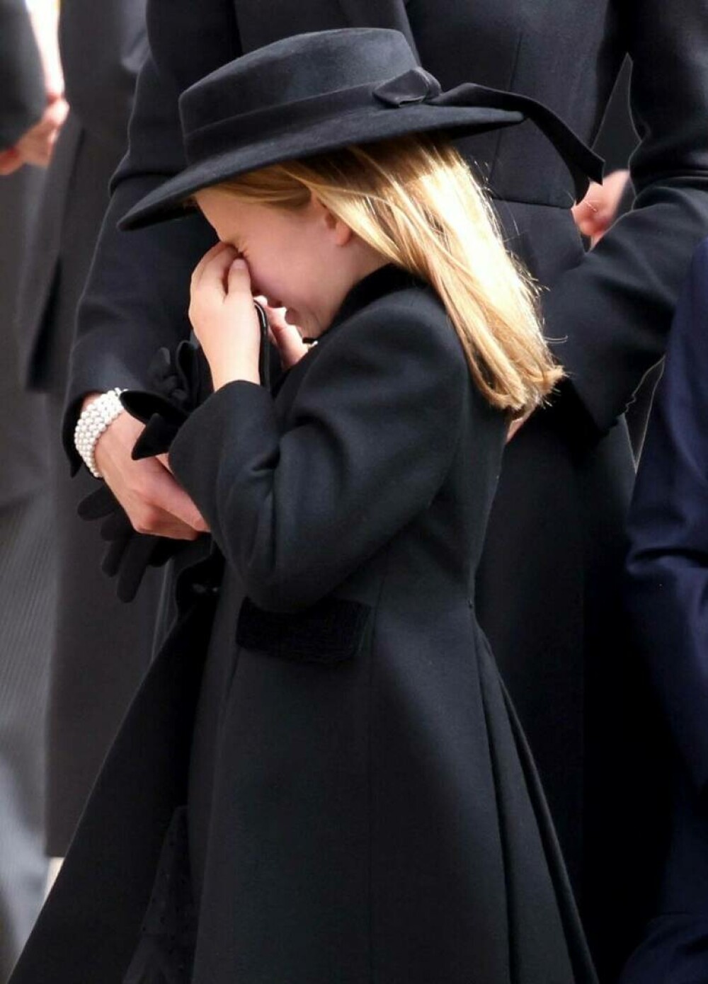 Prințesa Charlotte și Prințul George au izbucnit în lacrimi la funeraliile Reginei. De ce a lipsit Prințul Louis | FOTO - Imaginea 21