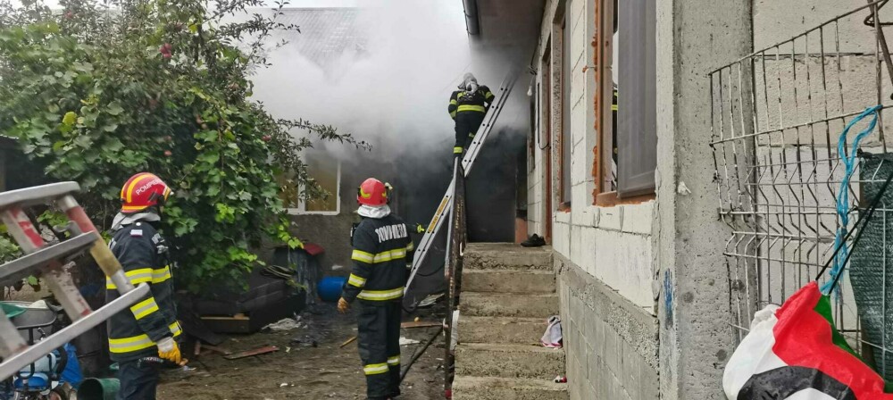 Incendiu la o casă din comuna Voinești. Un bărbat nevăzător și cu picioarele amputate a murit carbonizat - Imaginea 8