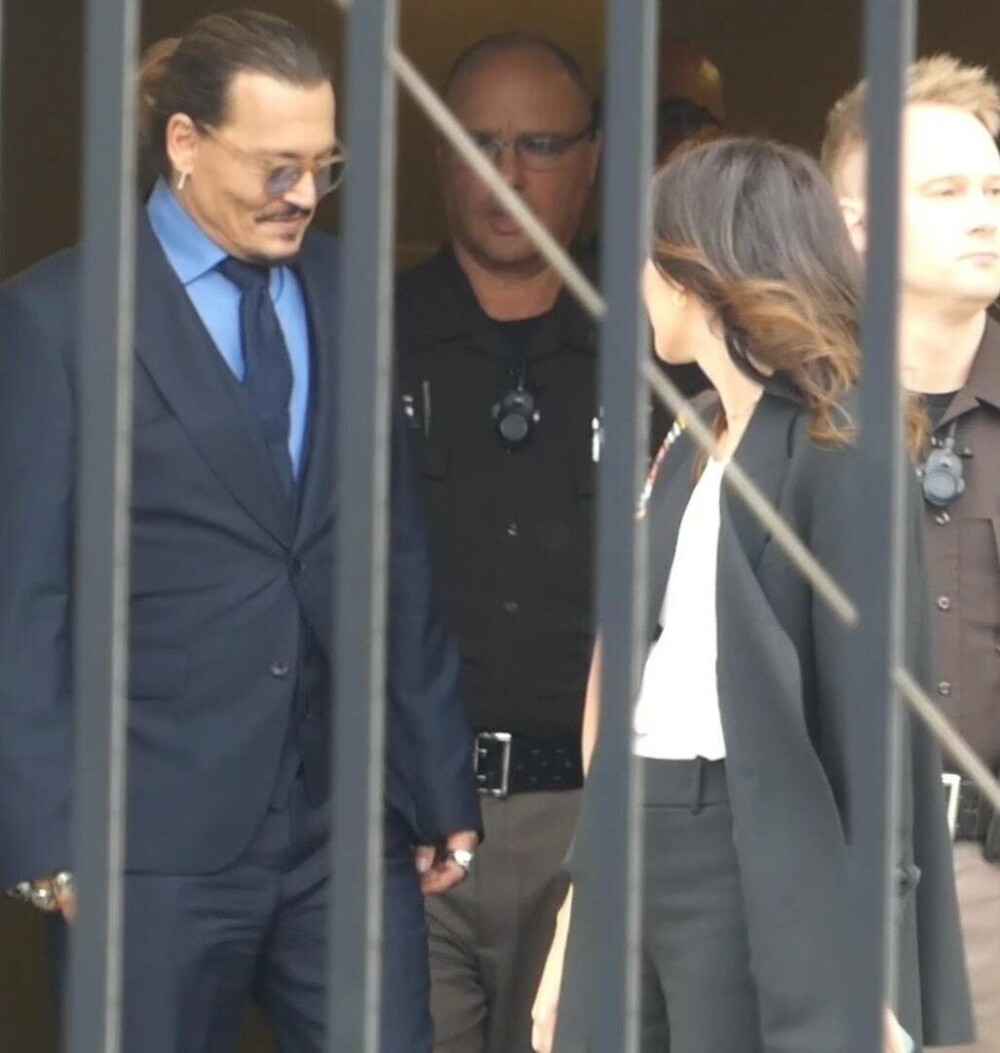 Johnny Depp are o nouă iubită. Este una dintre avocatele sale | GALERIE FOTO - Imaginea 5