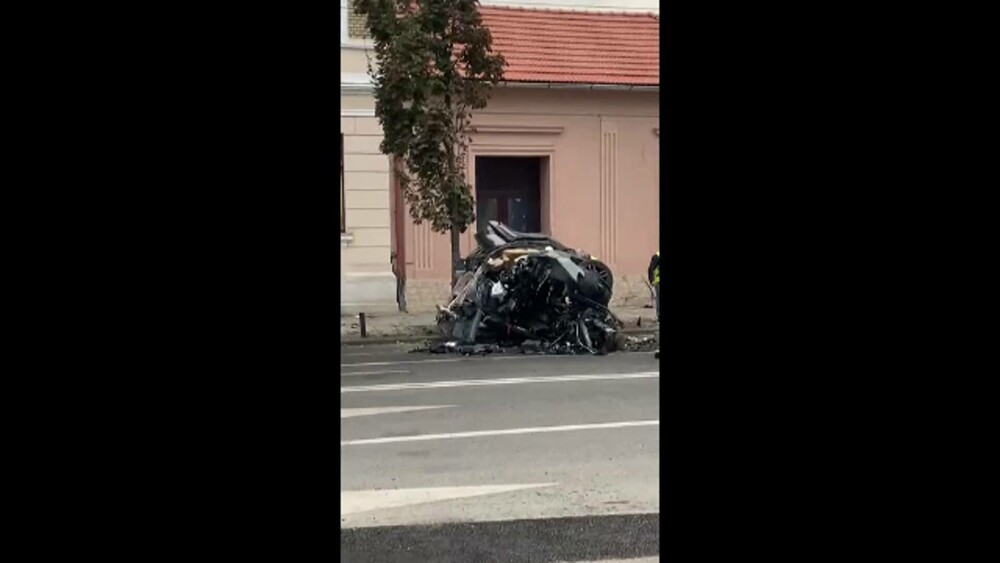 Accident șocant în Cluj. Un șofer de 25 de ani s-a izbit de un stâlp și a murit pe loc, după ce a pierdut la păcănele | FOTO - Imaginea 1