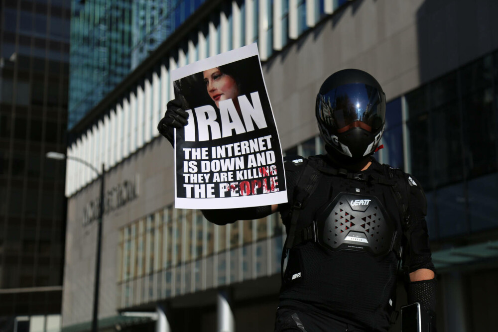 Protestele din Iran au continuat și duminică. Cel puțin 41 de oameni și-au pierdut viața până acum | GALERIE FOTO - Imaginea 6