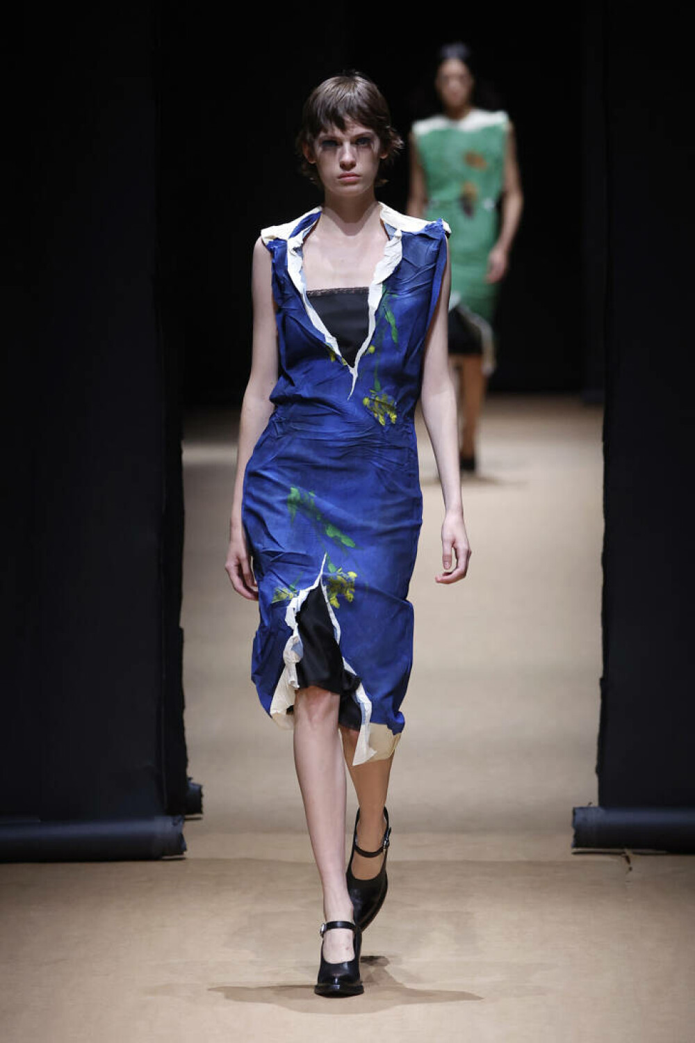 Ținute spectaculoase la Milano Fashion Week. Armani, Prada și Maison Margiela, printre vedetele podiumului | GALERIE FOTO - Imaginea 25