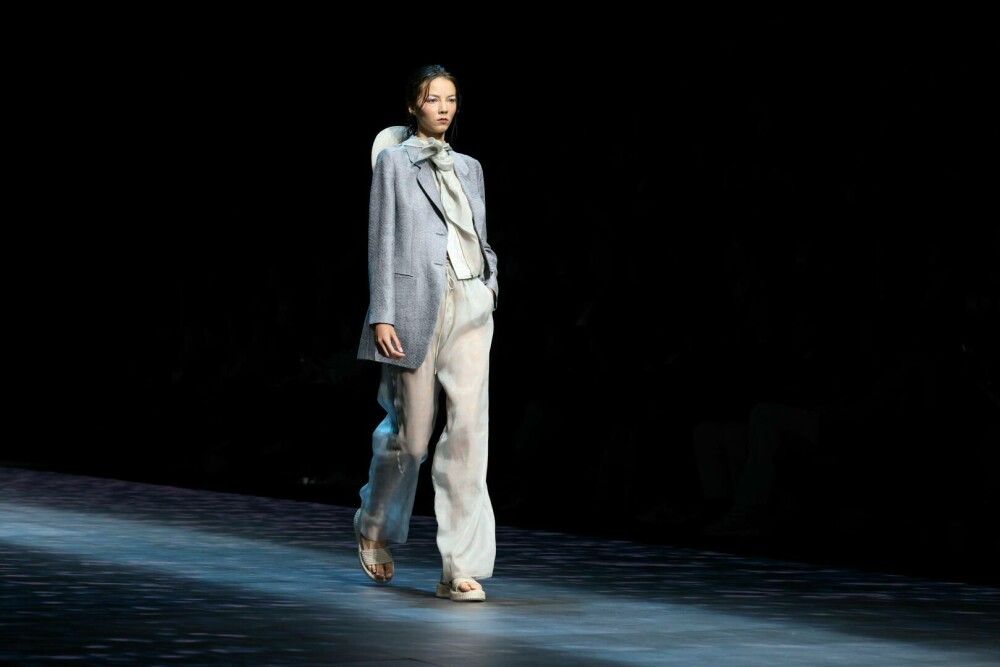 Ținute spectaculoase la Milano Fashion Week. Armani, Prada și Maison Margiela, printre vedetele podiumului | GALERIE FOTO - Imaginea 27
