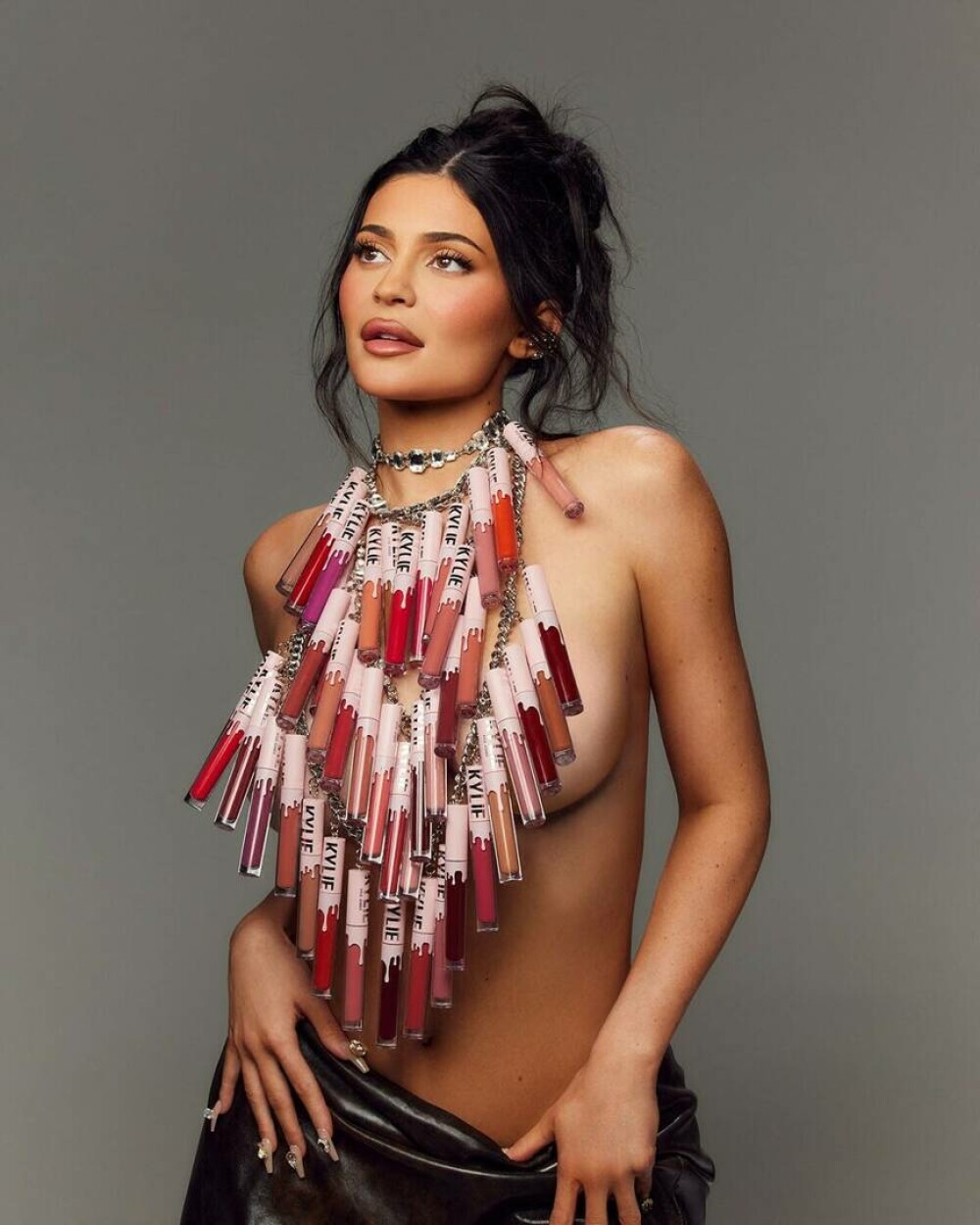 Kylie Jenner, pictorial pe jumătate goală. Mezina familiei Kardashian este de nerecunoscut | GALERIE FOTO - Imaginea 8