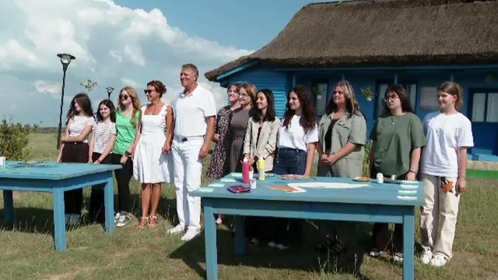 VIDEO: Gestul făcut de Carmen Iohannis în fața unor eleve din Delta Dunării: ”Mi-am lăsat inima aici” - Imaginea 2