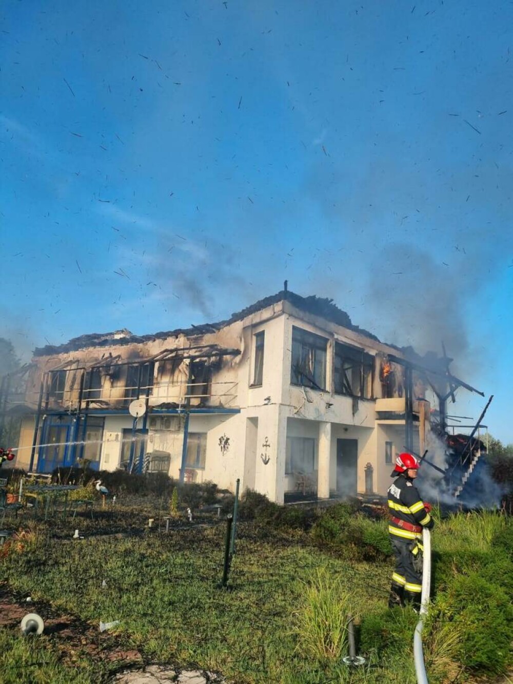 Vila din Delta Dunării a lui Miron Mitrea, incendiată într-o reglare de conturi. Ce s-a întâmplat GALERIE FOTO - Imaginea 4