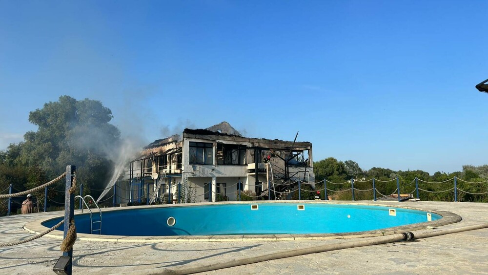 Vila din Delta Dunării a lui Miron Mitrea, incendiată într-o reglare de conturi. Ce s-a întâmplat GALERIE FOTO - Imaginea 5