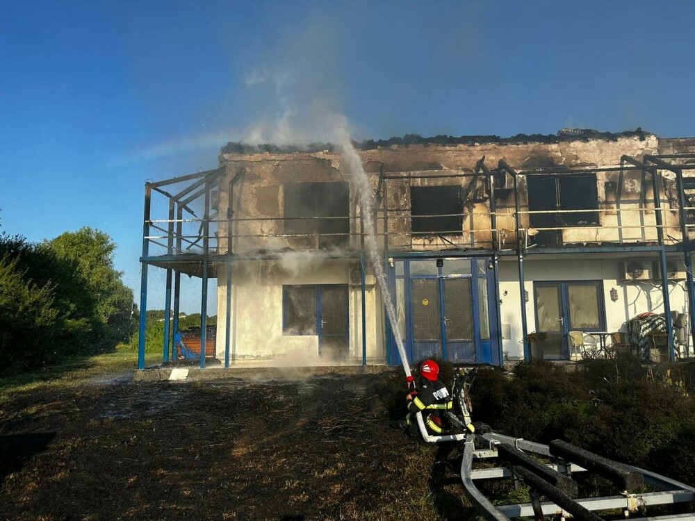Vila din Delta Dunării a lui Miron Mitrea, incendiată într-o reglare de conturi. Ce s-a întâmplat GALERIE FOTO - Imaginea 6