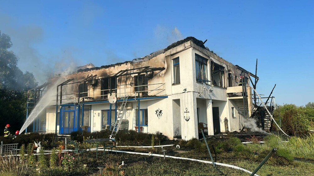 Vila din Delta Dunării a lui Miron Mitrea, incendiată într-o reglare de conturi. Ce s-a întâmplat GALERIE FOTO - Imaginea 7