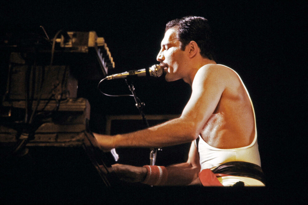 Pianul lui Freddie Mercury a fost vândut cu două milioane de euro la Londra. VIDEO - Imaginea 7