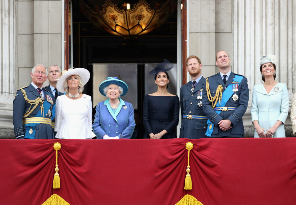 Prinţul Harry s-a întors în Marea Britanie la un an de la moartea bunicii sale, regina Elizabeth II. FOTO - Imaginea 8