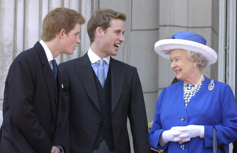 Prinţul Harry s-a întors în Marea Britanie la un an de la moartea bunicii sale, regina Elizabeth II. FOTO - Imaginea 9