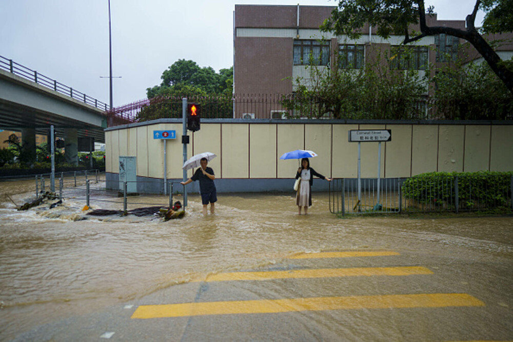 Cea mai abundentă ploaie torențială din ultimii cel puțin 140 de ani, în Hong Kong. GALERIE FOTO - Imaginea 10