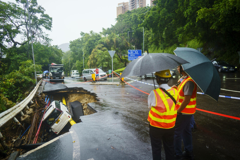 Imaginile groazei din Hong Kong, după inundațiile devastatoare. Meteorologii au emis cel mai sever avertisment de ploi | FOTO - Imaginea 6
