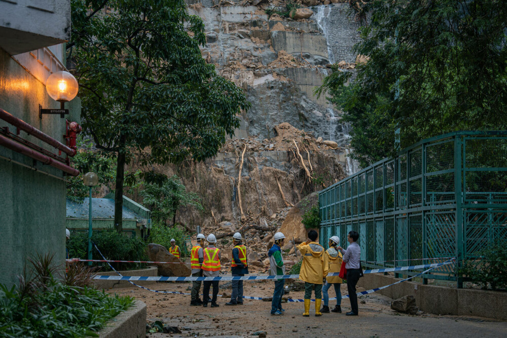 Imaginile groazei din Hong Kong, după inundațiile devastatoare. Meteorologii au emis cel mai sever avertisment de ploi | FOTO - Imaginea 25