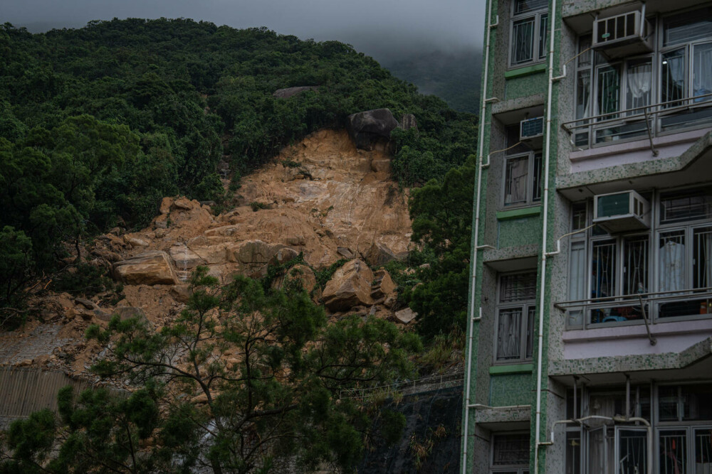 Imaginile groazei din Hong Kong, după inundațiile devastatoare. Meteorologii au emis cel mai sever avertisment de ploi | FOTO - Imaginea 26