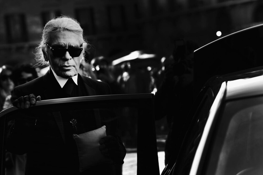 Imagini de colecție cu Karl Lagerfeld. Renumitul creator de modă ar fi împlinit 90 de ani | GALERIE FOTO - Imaginea 21
