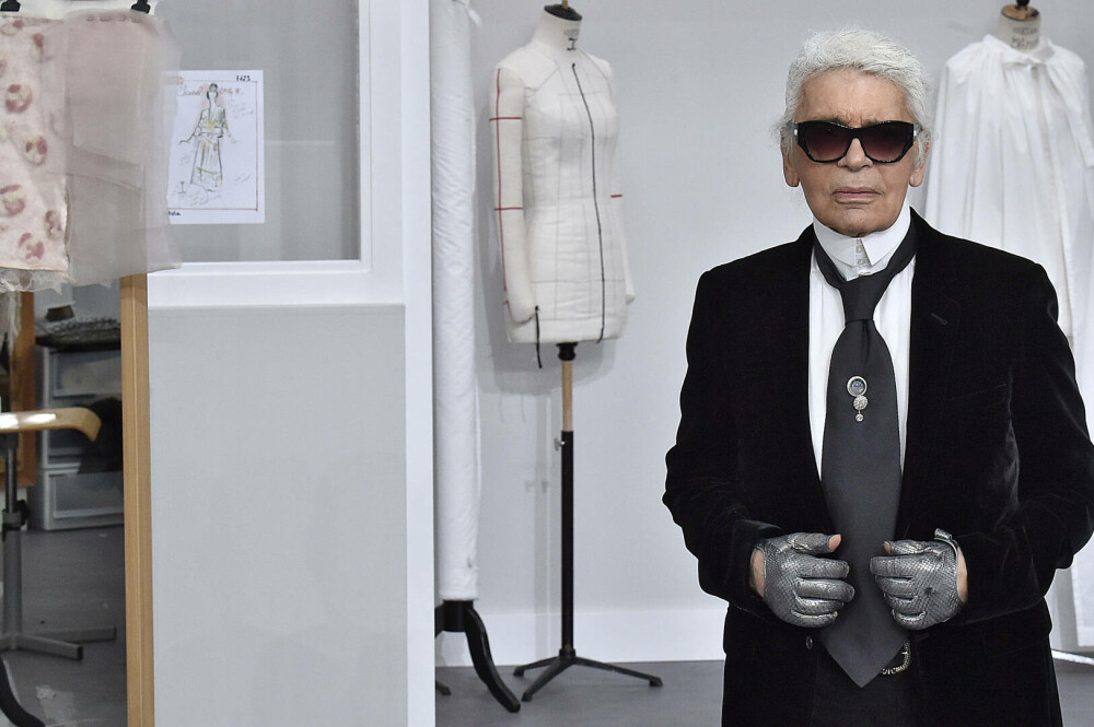 Imagini de colecție cu Karl Lagerfeld. Renumitul creator de modă ar fi împlinit 90 de ani | GALERIE FOTO - Imaginea 23