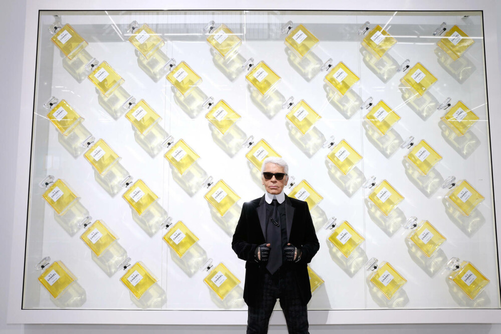 Imagini de colecție cu Karl Lagerfeld. Renumitul creator de modă ar fi împlinit 90 de ani | GALERIE FOTO - Imaginea 26