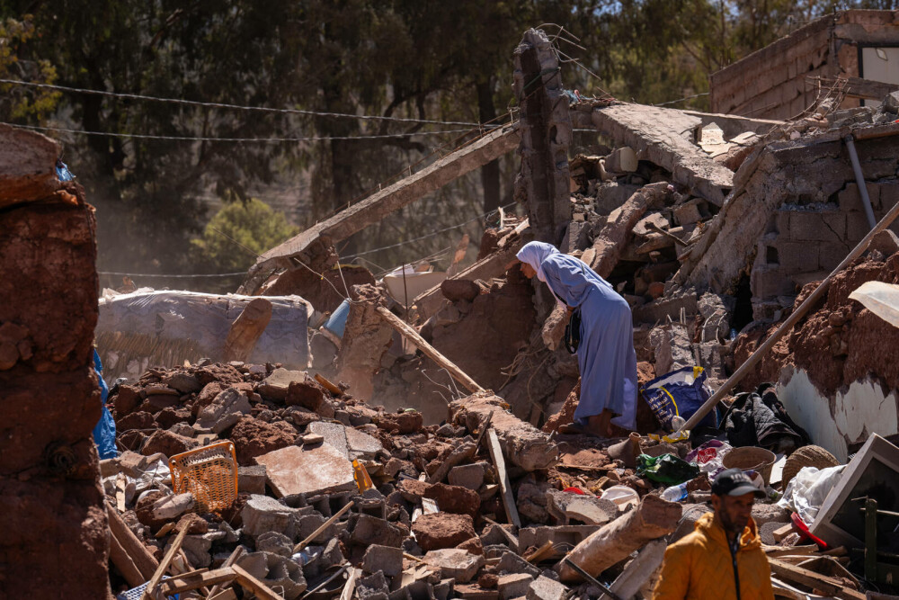 „A trebuit să aleg dacă să îmi salvez părinții sau fiul”. Mărturii emoționante în urma cutremurului devastator din Maroc - Imaginea 9
