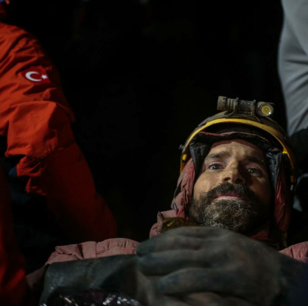 Exploratorul american rămas captiv într-una dintre cele mai adânci peşteri din Turcia a fost salvat | VIDEO - Imaginea 2