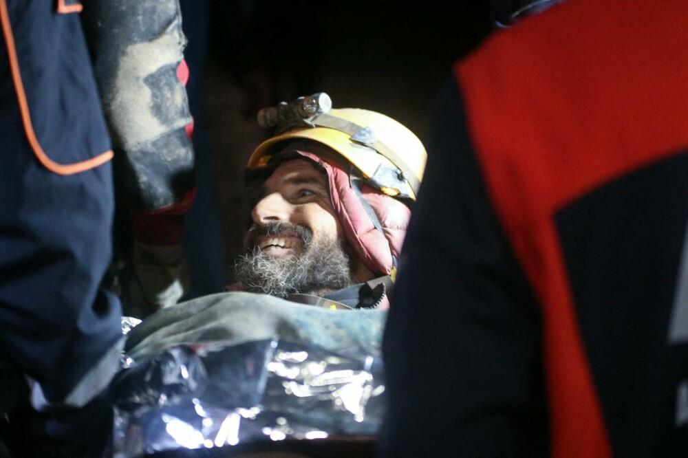 Exploratorul american rămas captiv într-una dintre cele mai adânci peşteri din Turcia a fost salvat | VIDEO - Imaginea 3