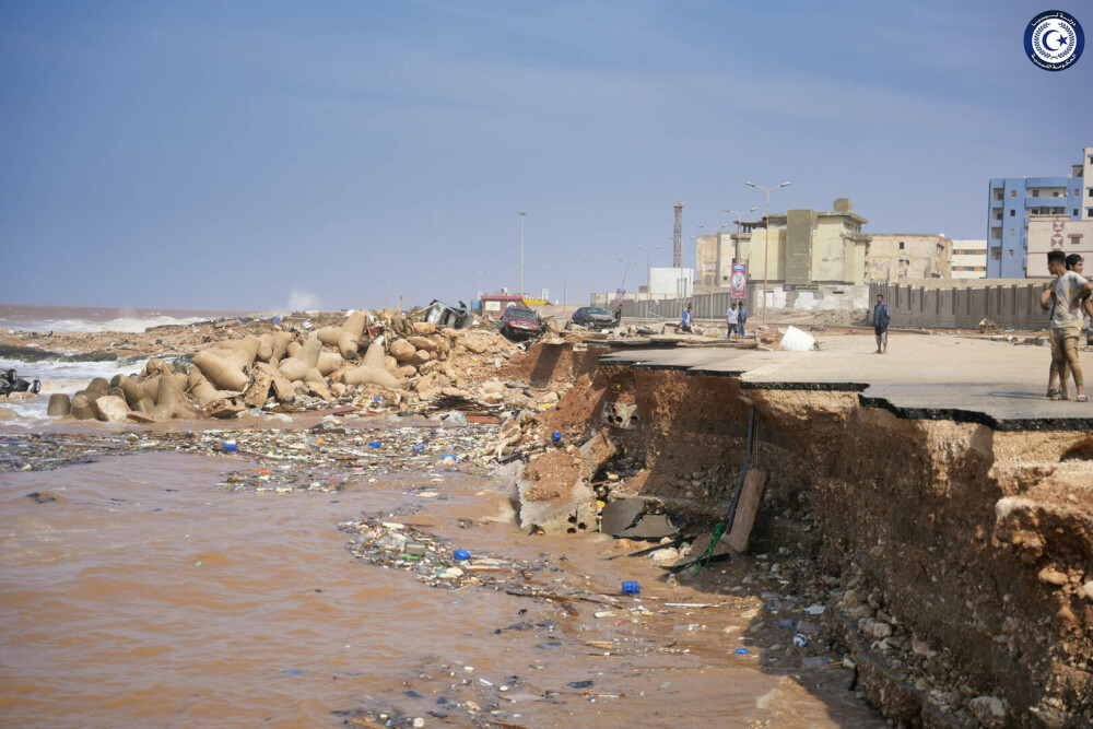 Dezastru în Libia. Orașul Derna arată ca și cum ar fi fost lovit de tsunami. Mii de oameni au murit. VIDEO și GALERIE FOTO - Imaginea 20