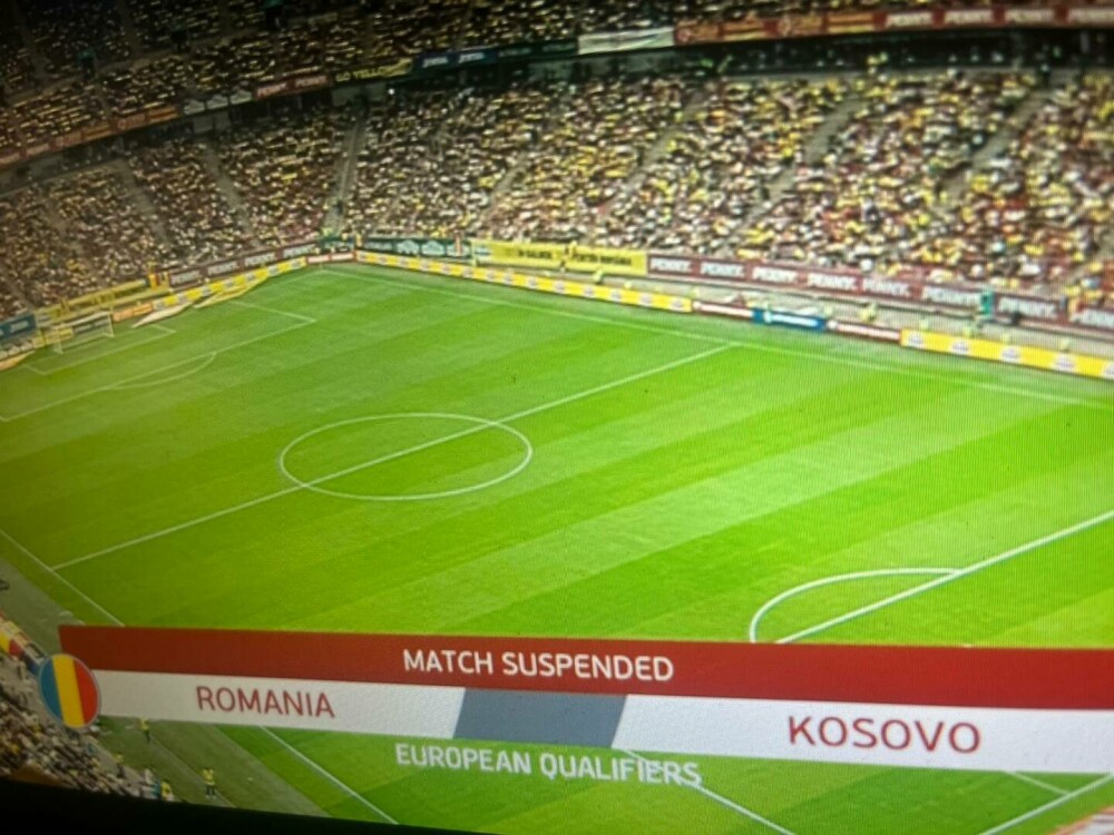 România - Kosovo 2-0, în preliminariile EURO 2024. Două goluri înscrise pe finalul unui meci dramatic, întrerupt 50 de minute - Imaginea 3