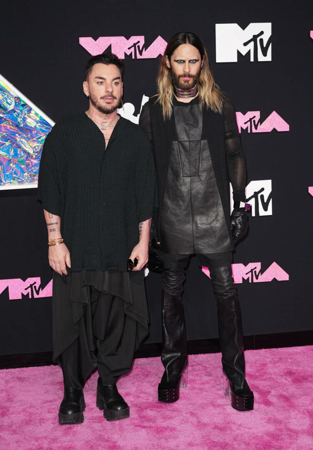 Cele mai bune și „nebune” ținute de pe covorul roșu la MTV Awards 2023. Ce vedete au șocat cu apariția lor | GALERIE FOTO - Imaginea 11