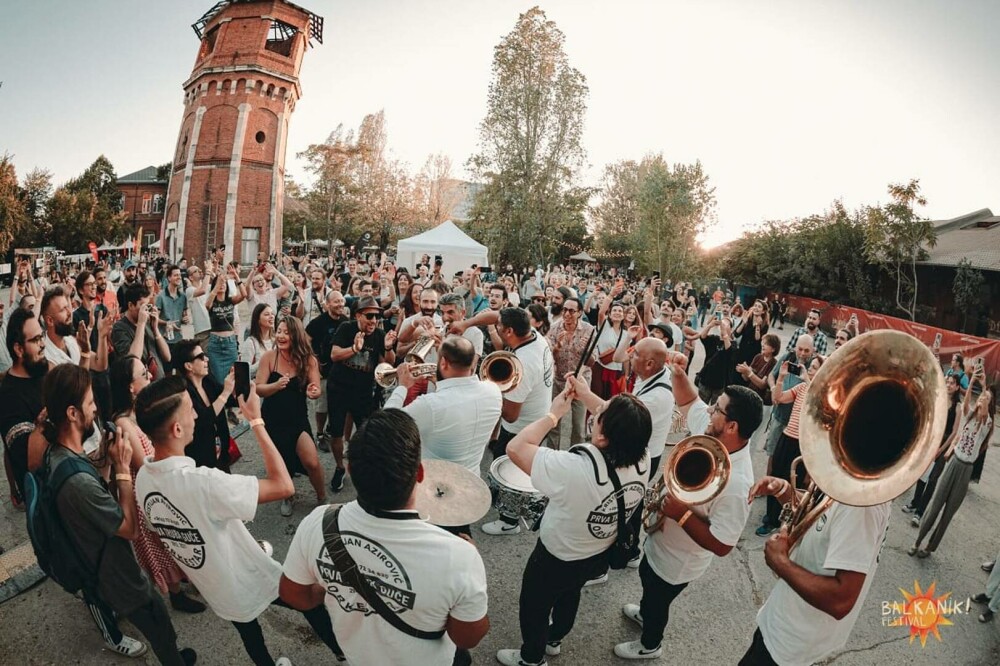 Peste 12 000 de participanți la ediția aniversară a Balkanik Festival – Home of World Music - Imaginea 1