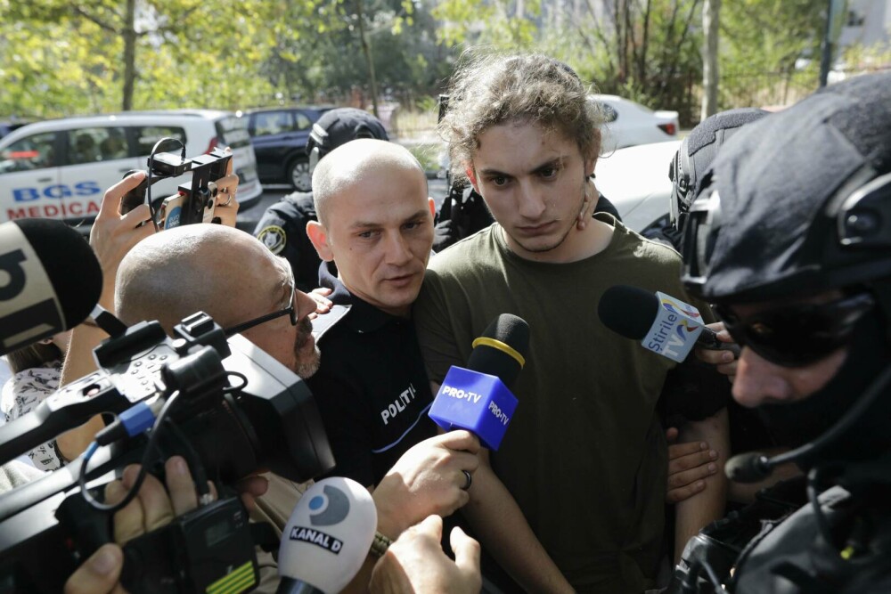 Mama lui Vlad Pascu, în fața procurorilor. Este acuzată că ar fi încercat influențarea martorilor | FOTO - Imaginea 1