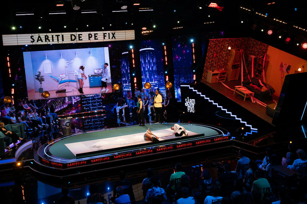 În fiecare joi, râdem în hohote într-un show înclinat spre comedie. „Săriți de pe fix!”, de la ora 21:30, pe PRO TV și VOYO - Imaginea 1