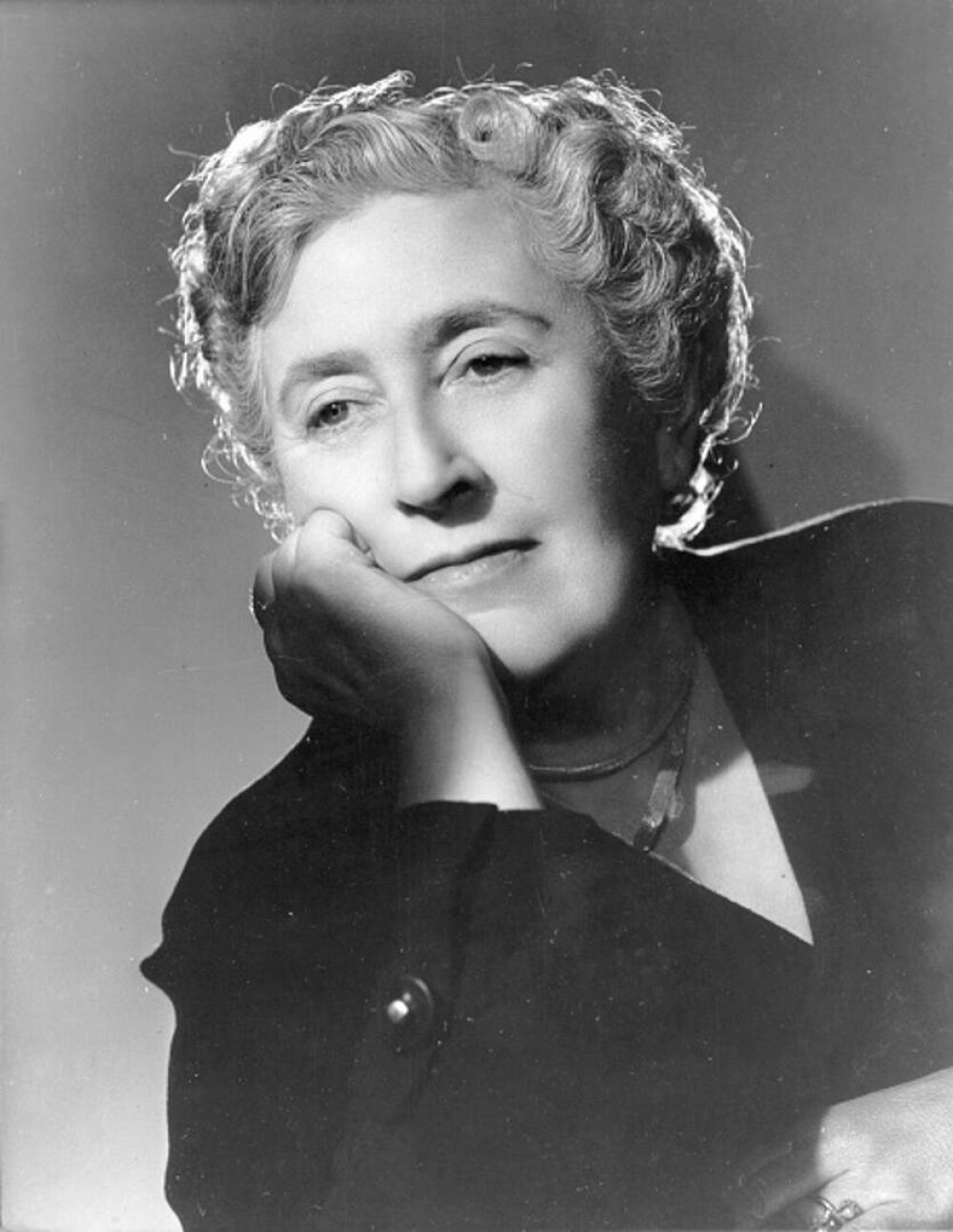 Cum arăta celebra scriitoare Agatha Christie. A avut parte de propria-i dispariție după divorț | GALERIE FOTO - Imaginea 15