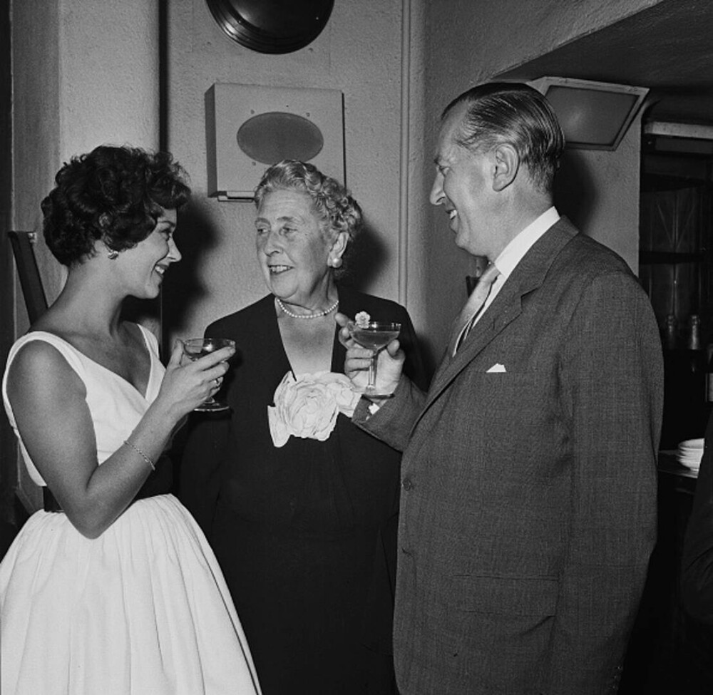 Cum arăta celebra scriitoare Agatha Christie. A avut parte de propria-i dispariție după divorț | GALERIE FOTO - Imaginea 18