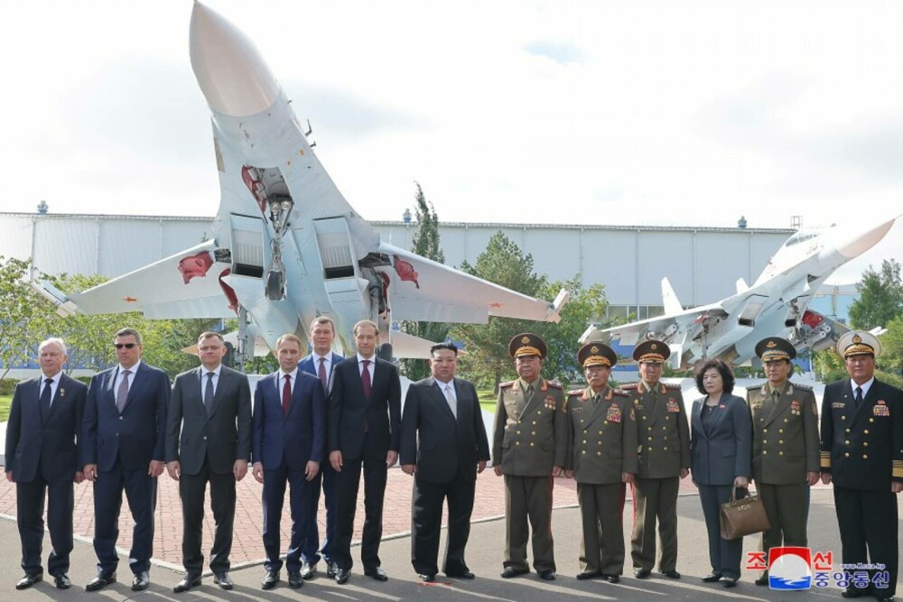 Kim Jong Un a inspectat bombardierele strategice cu capacitate nucleară şi rachetele hipersonice Kinjal ale Rusiei - Imaginea 3