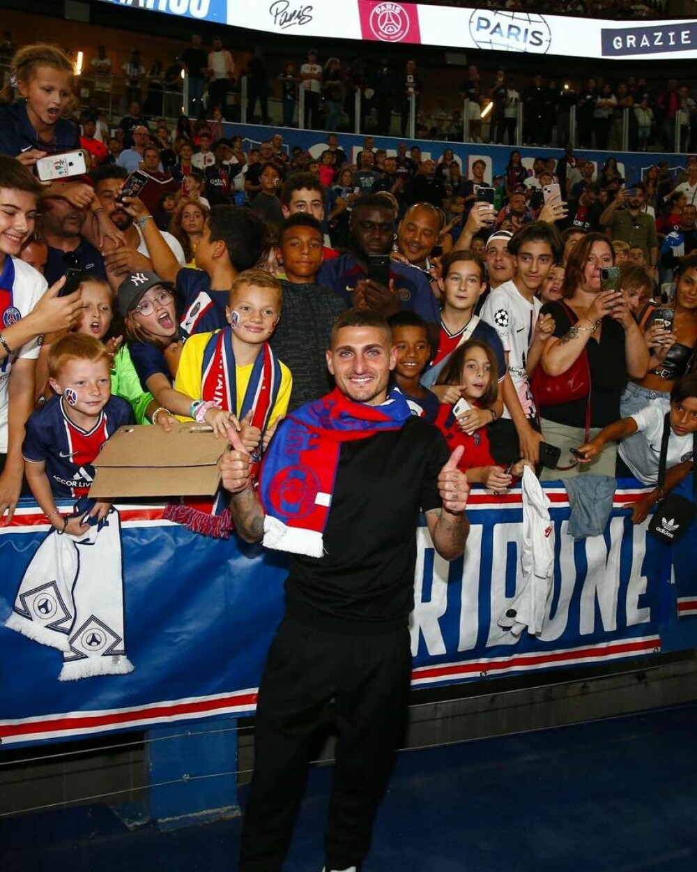 Momente emoționante pe stadion. Omagiu adus de PSG lui Marco Verratti. VIDEO - Imaginea 6