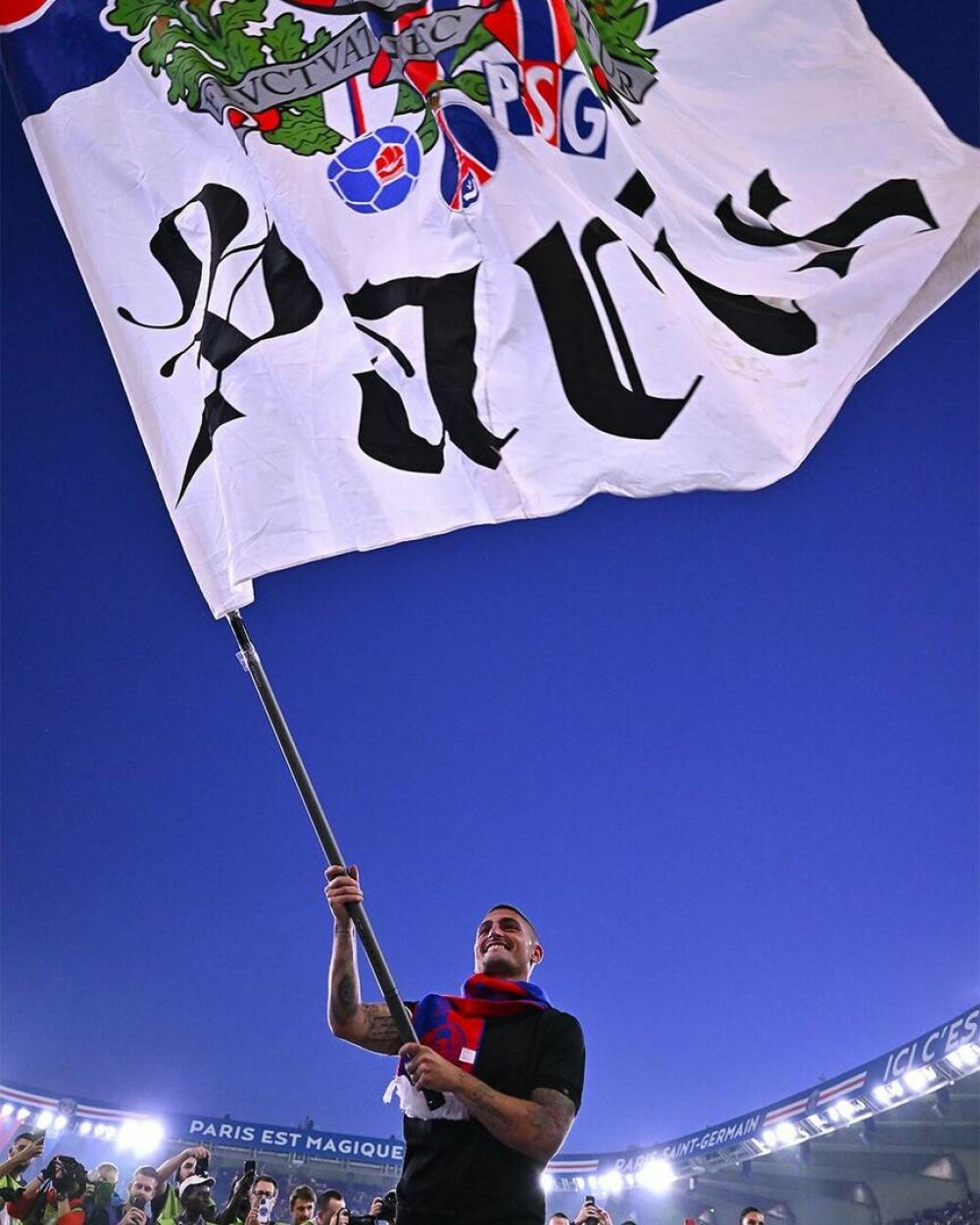 Momente emoționante pe stadion. Omagiu adus de PSG lui Marco Verratti. VIDEO - Imaginea 8