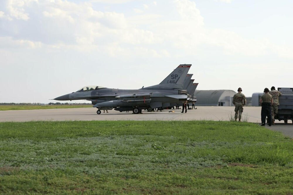 Avioanele de luptă F-16 și 100 de militari americani au ajuns în România. Ce misiuni vor desfășura - Imaginea 4