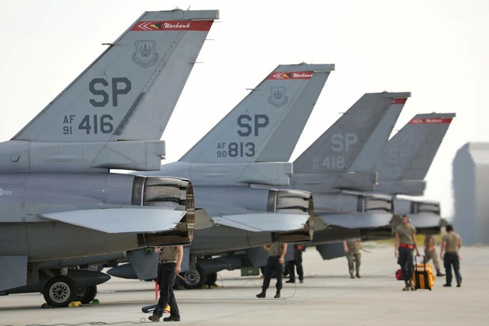 Avioanele de luptă F-16 și 100 de militari americani au ajuns în România. Ce misiuni vor desfășura - Imaginea 2