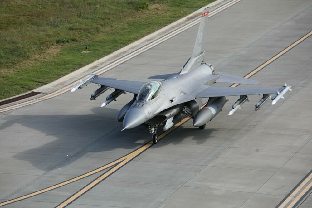 Avioanele de luptă F-16 și 100 de militari americani au ajuns în România. Ce misiuni vor desfășura - Imaginea 1
