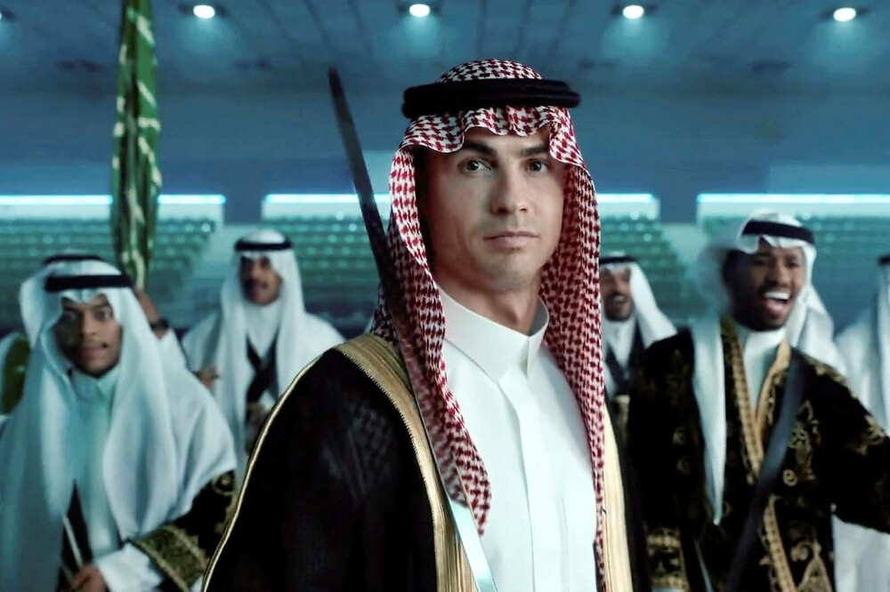 Cristiano Ronaldo, așa cum nu a mai fost văzut vreodată. Fotbalistul s-a îmbrăcat într-un costum tradițional saudit | FOTO - Imaginea 4