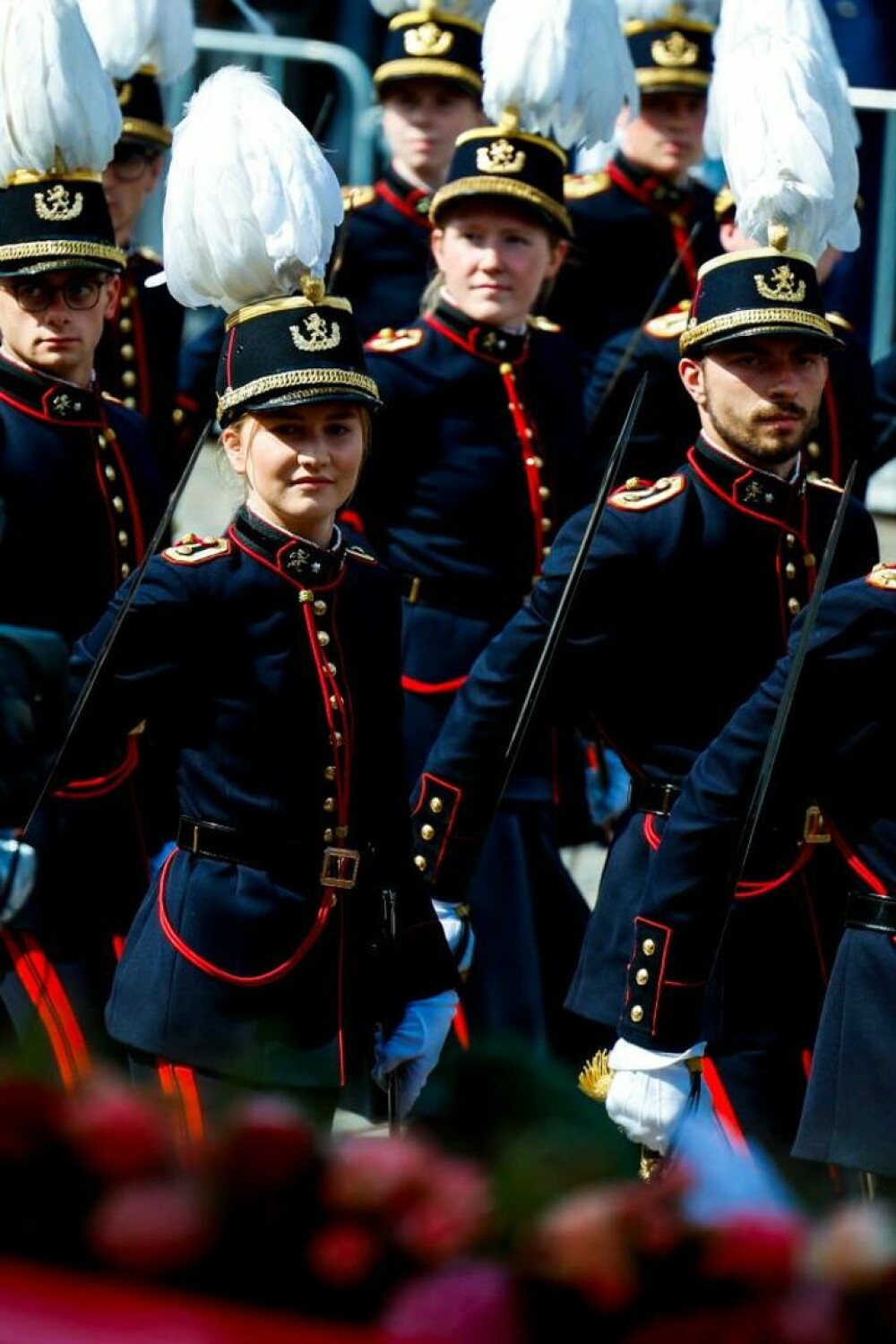 Prinţesa moştenitoare a Belgiei, în vârstă de 21 de ani, devine ofițer în armată. Cum arată în uniformă militară | FOTO - Imaginea 2