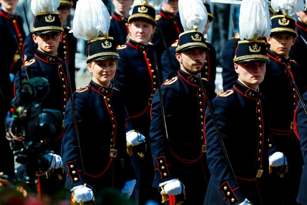 Prinţesa moştenitoare a Belgiei, în vârstă de 21 de ani, devine ofițer în armată. Cum arată în uniformă militară | FOTO - Imaginea 3