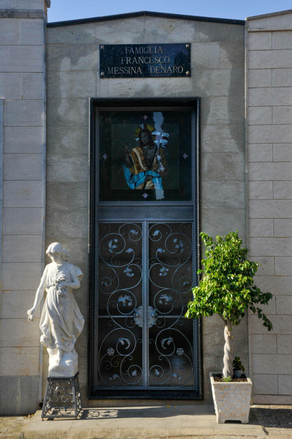 A fost deschis „mormântul diavolului”. Unde se află locul de veci al șefului mafiei siciliene | FOTO - Imaginea 10